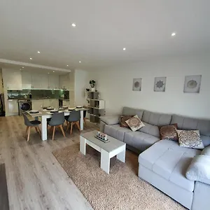 Moderno Duplex Comfort , Roses Espagne