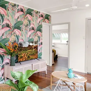 https://tropicana-bungalow-retro-dog-friendly-getaway.queenslandhotels.net