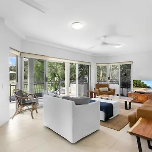 https://riviera-noosa-resort.queenslandhotels.net