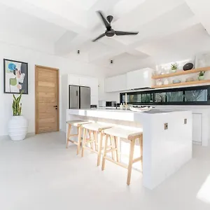 https://villa-te-takutai-walk-to-bingin-beach.ubudhotelsnow.com