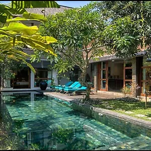 https://villa-amira-legian.ubudhotelsnow.com