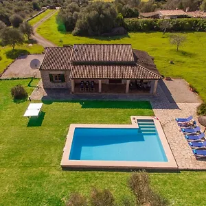 https://family-villa-les-figueres.balearic-islands.net